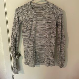 Lululemon long sleeve shirt sz.6